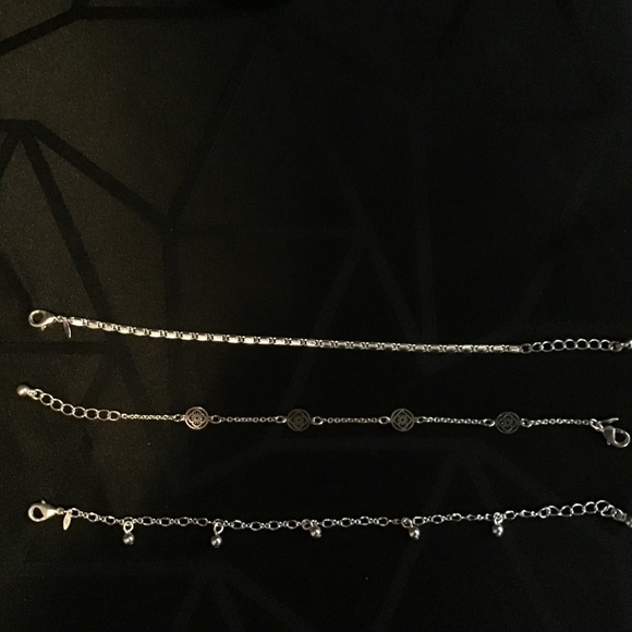 NWT AVON Three(3) Silvertone chain bracelet set,  various designs (2004) - Picture 5 of 14